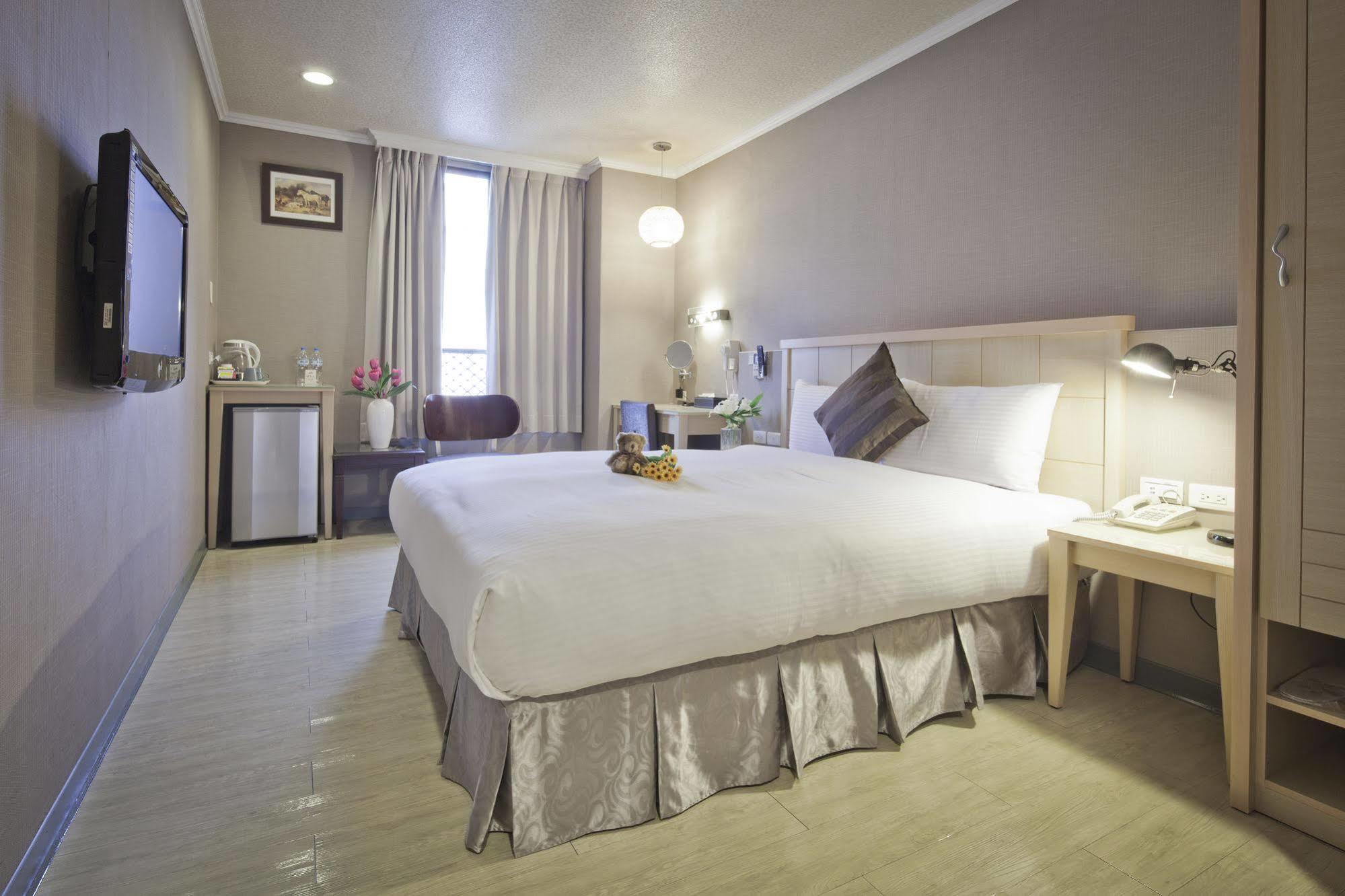 Just Enjoy Business Hotel Tainan Eksteriør bilde