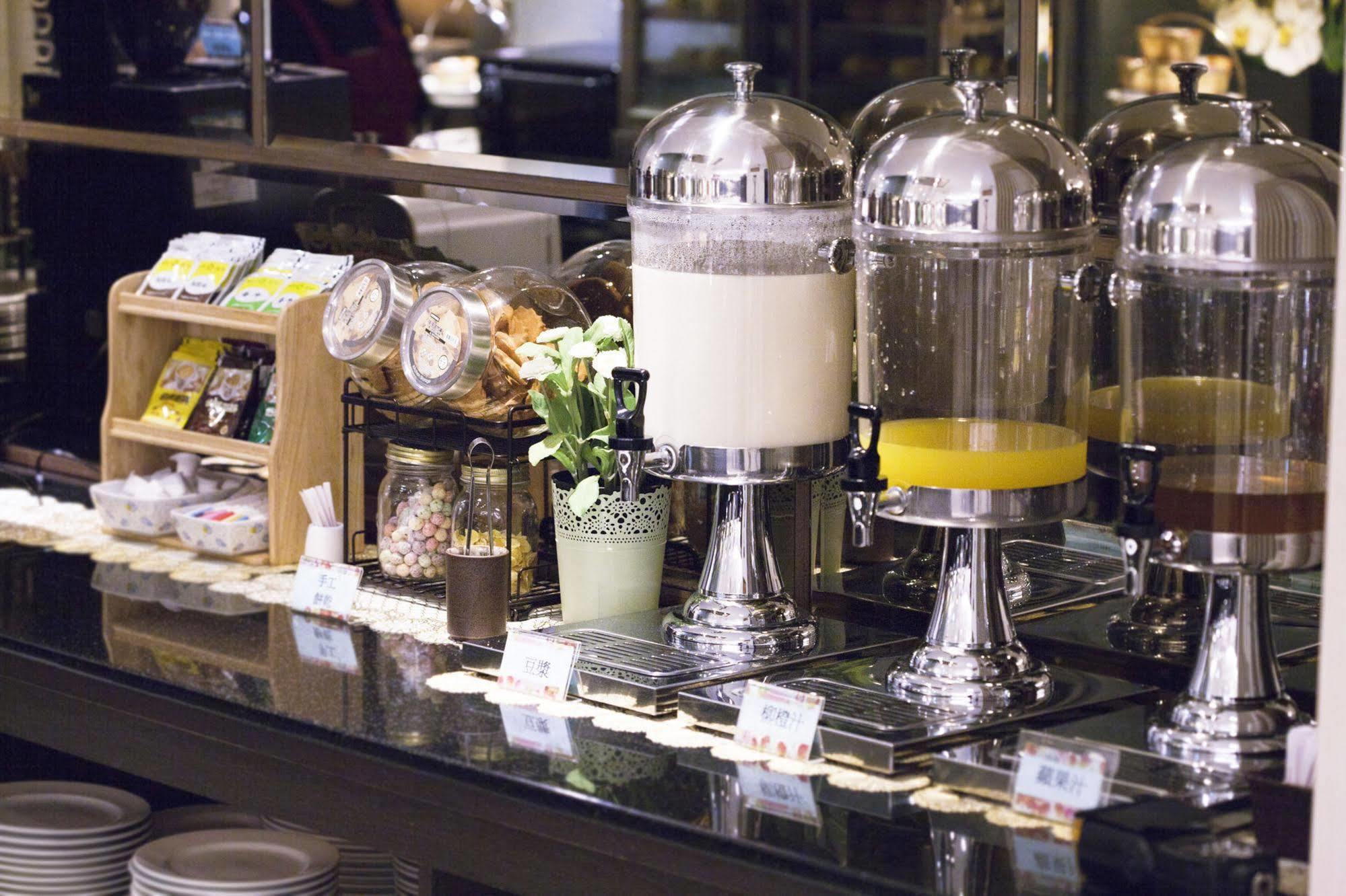 Just Enjoy Business Hotel Tainan Eksteriør bilde