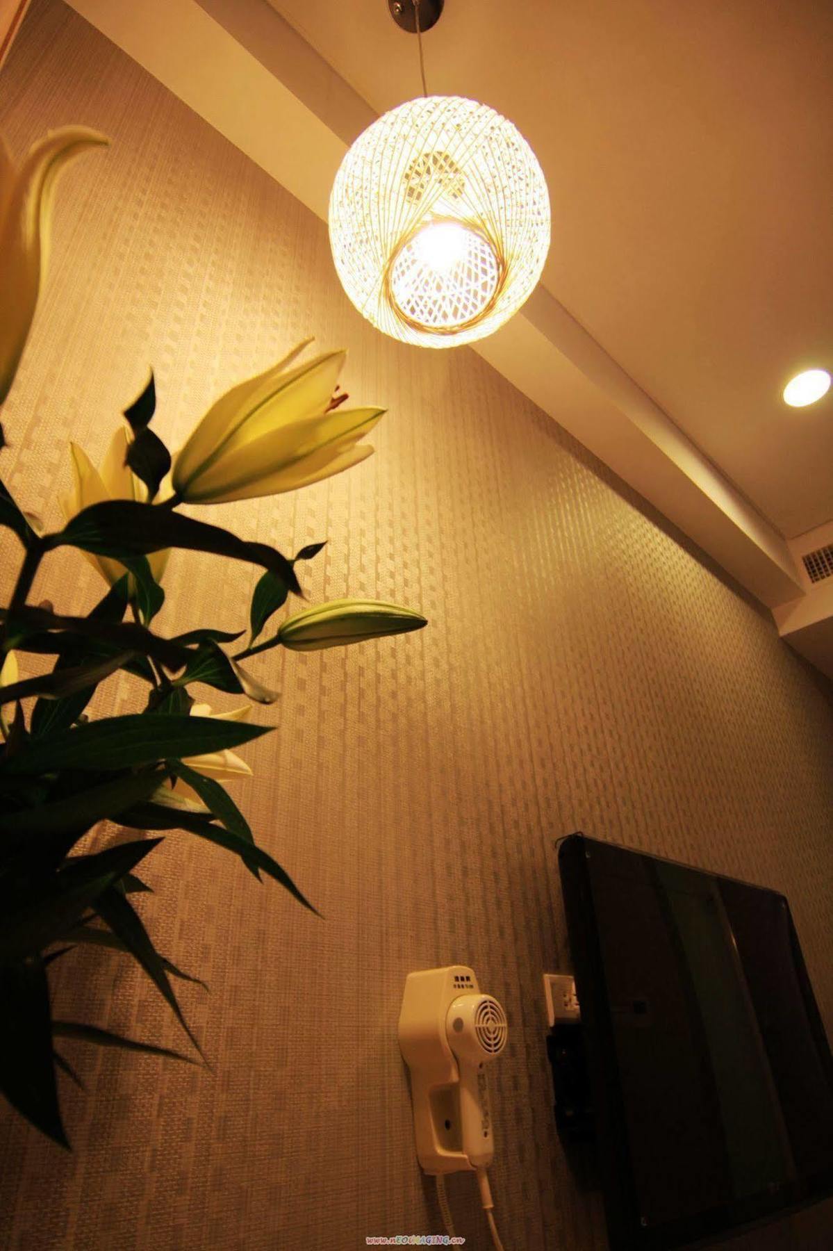Just Enjoy Business Hotel Tainan Eksteriør bilde